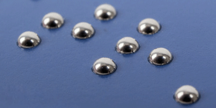 la plaque en braille pour les non-voyants : une obligation en 2015