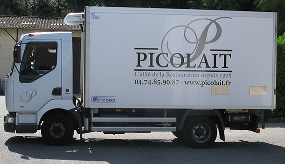 Flocage des véhicules avec la nouvelle identité visuelle de la société Picolait